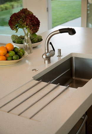 Kitchen Counter Drainboard